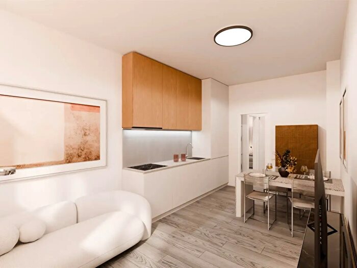 Appartamento trilocale in vendita in Via Creta, Milano