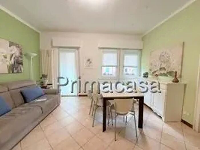 Appartamento trilocale in vendita in Via Tanaro, Verona