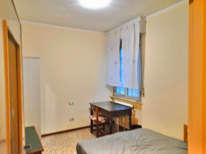 Appartamento trilocale in affitto in Via Alessandro Mazzucotelli, Quartiere Forlanini, Milano