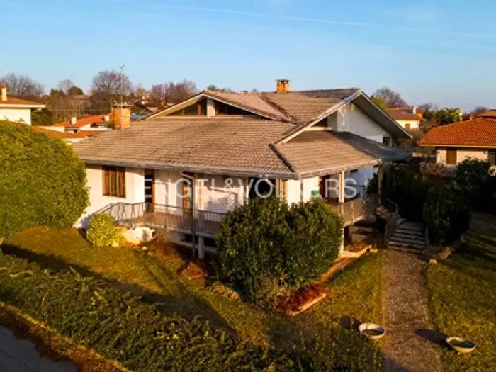 Casa con 6 locali in vendita in Vicolo dei Balestrieri, Montebelluna