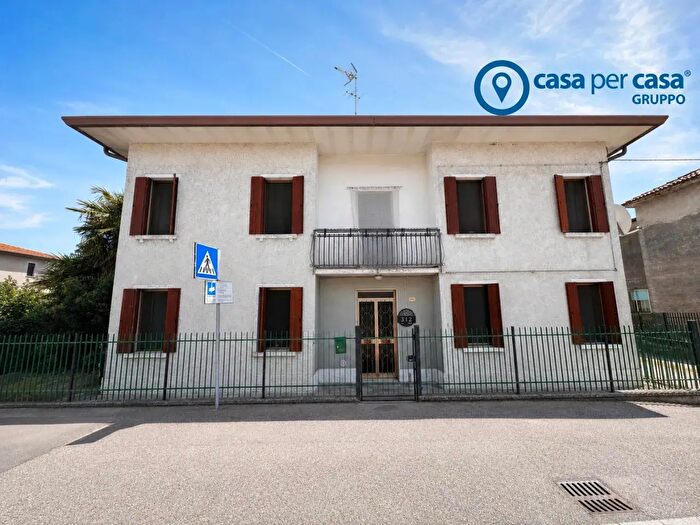 Casa quadrilocale in vendita in Via Romea Comunale, Ariano Nel Polesine