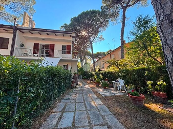 Appartamento trilocale in vendita in Viale delle Palme, Ravenna