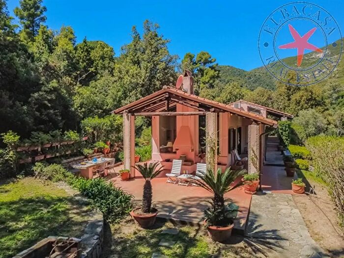 Casa con 5 locali in vendita in Via Fetovaia, Campo NellElba