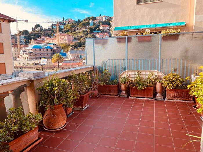 Appartamento quadrilocale in affitto in Viale Daniel Hanbury, Muretto di Alassio Stazione Corso Marconi, Alassio