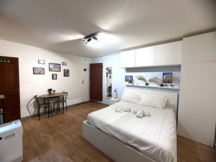 Appartamento monolocale in affitto in Via Guelfa, Duomo, Firenze