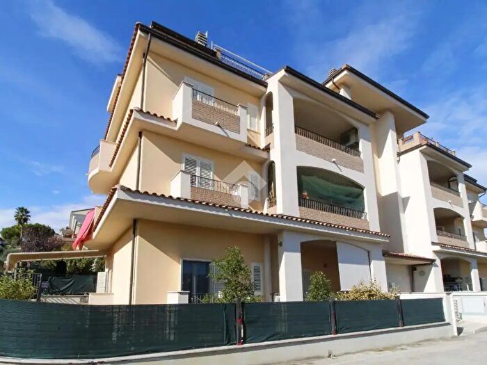 Appartamento trilocale in vendita in Via Papa Sisto Quinto, Tortoreto