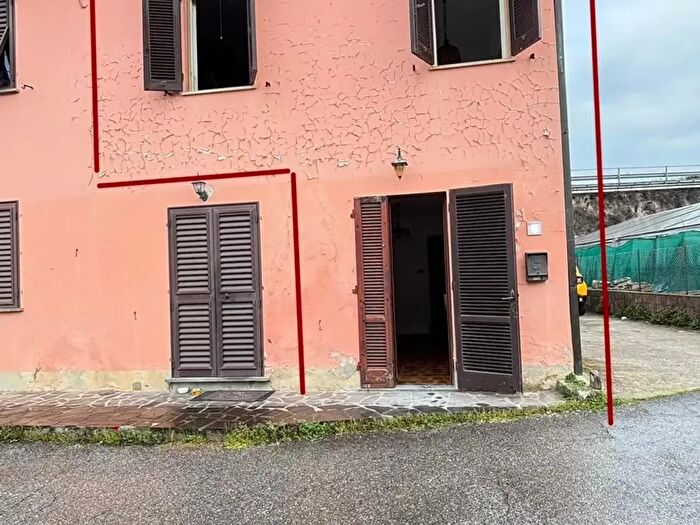 Casa trilocale in vendita in Ia Rocconi, Pescia
