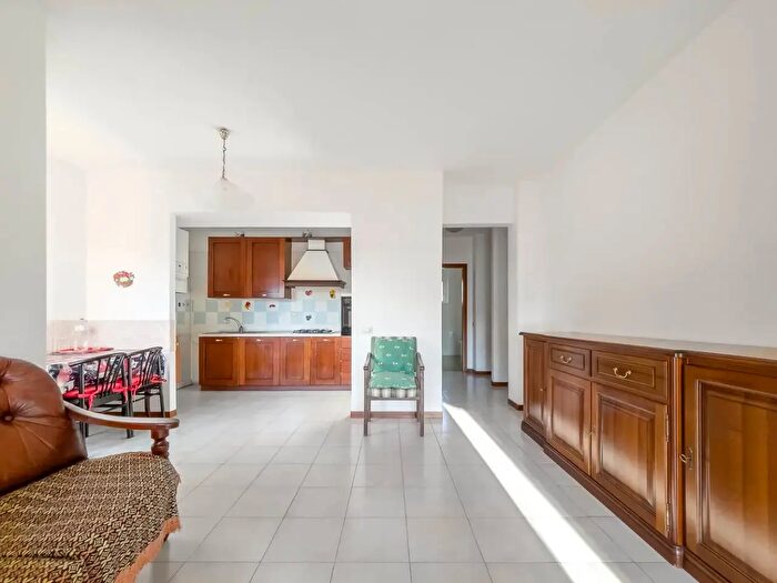 Appartamento trilocale in affitto in Sarzana