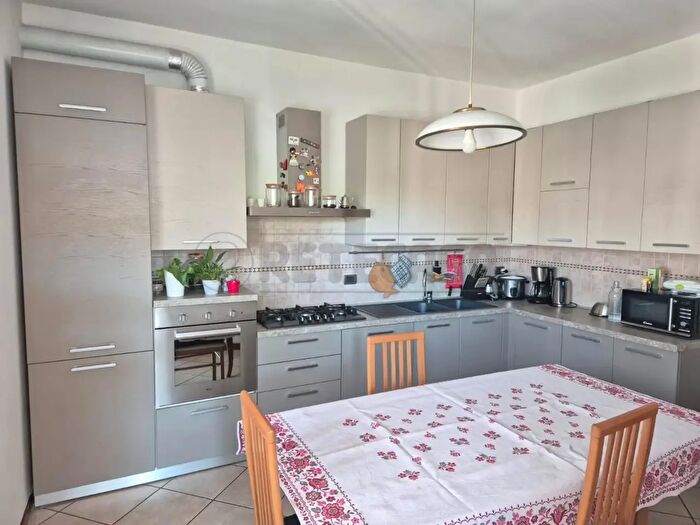Appartamento con 5 locali in vendita in Via Zardo Giuseppe, Vicenza
