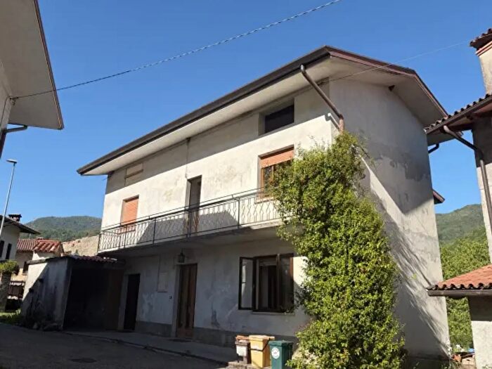 Casa con 5 locali in vendita in Pulfero
