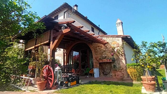 Casa quadrilocale in vendita in Strada del Cerro, Barberino Tavarnelle