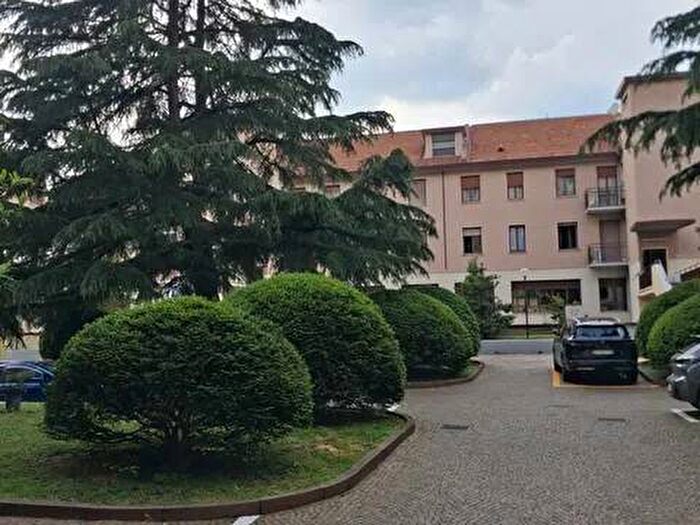 Appartamento quadrilocale in affitto in Via Melchiorre Gioia, Isola, Milano