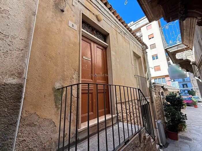 Casa bilocale in vendita in Via Arancitello, Modica