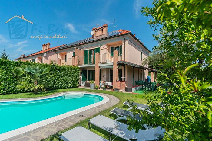 Casa con 5 locali in vendita in Cernusco Sul Naviglio