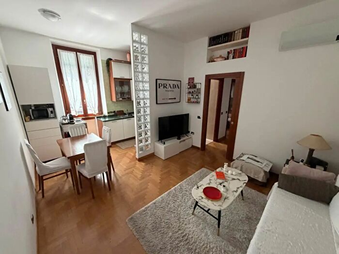 Appartamento trilocale in vendita in Milano