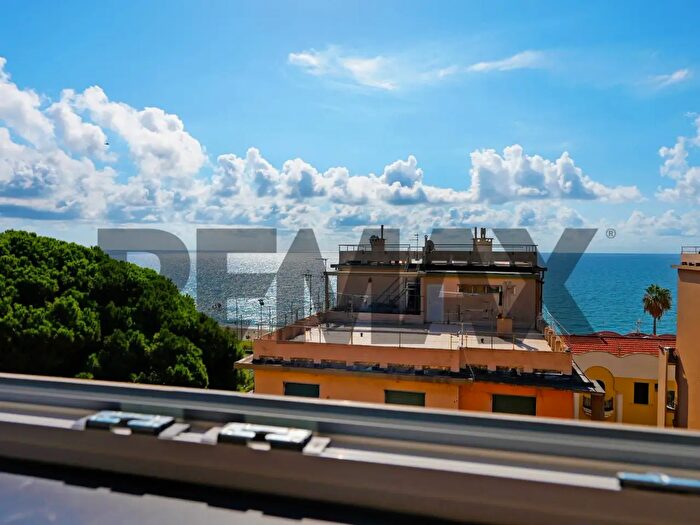 Appartamento bilocale in vendita in Via Nizza, Savona