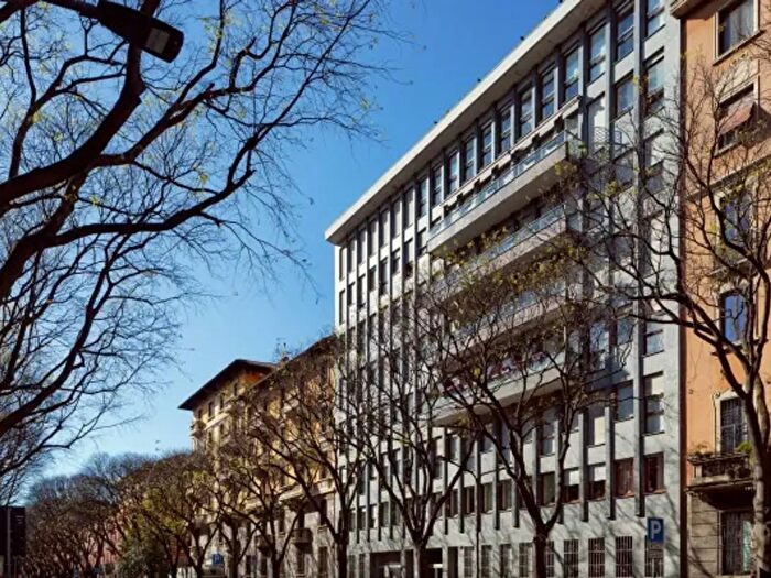 Appartamento quadrilocale in vendita in Via Filippo Juvarra, Milano