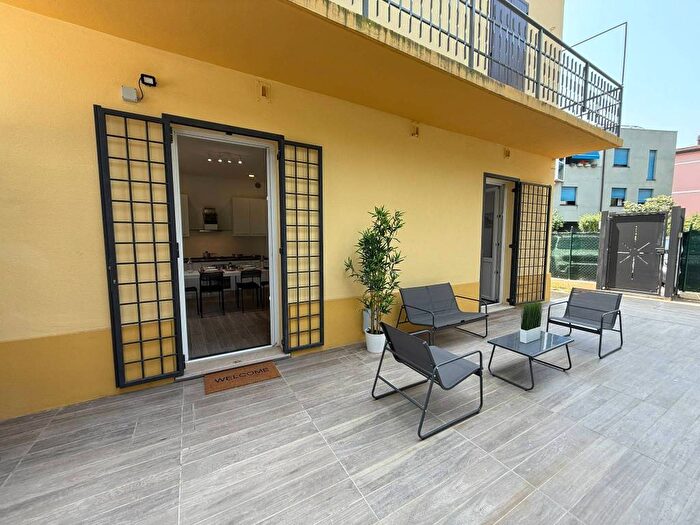 Appartamento con 6 locali in affitto in Via Domenico Rococciolo, San Faustino, Modena