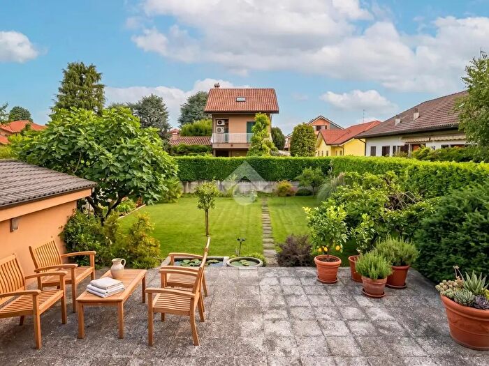 Casa trilocale in vendita in Via Resegone, Seregno