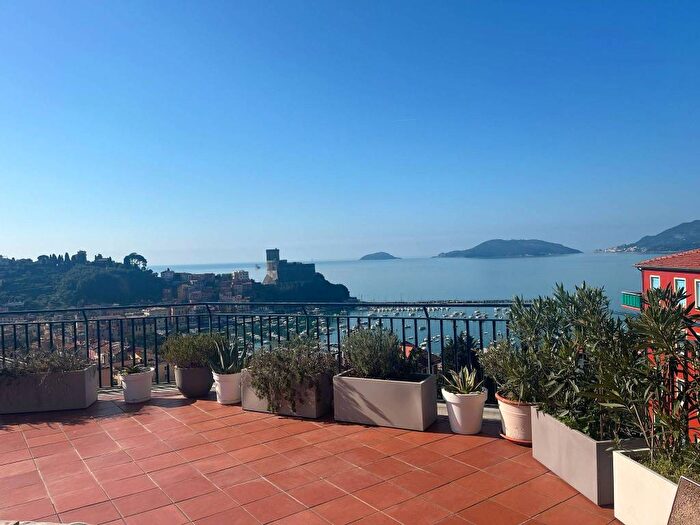 Casa con 5 locali in affitto in Salita A Canata, Lerici Paese, Lerici