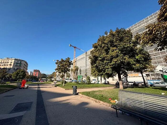 Appartamento monolocale in vendita in Piazza Carlo III, Napoli