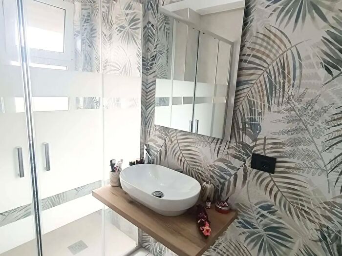 Appartamento trilocale in vendita in Via Gerard Rholfs, Tortora