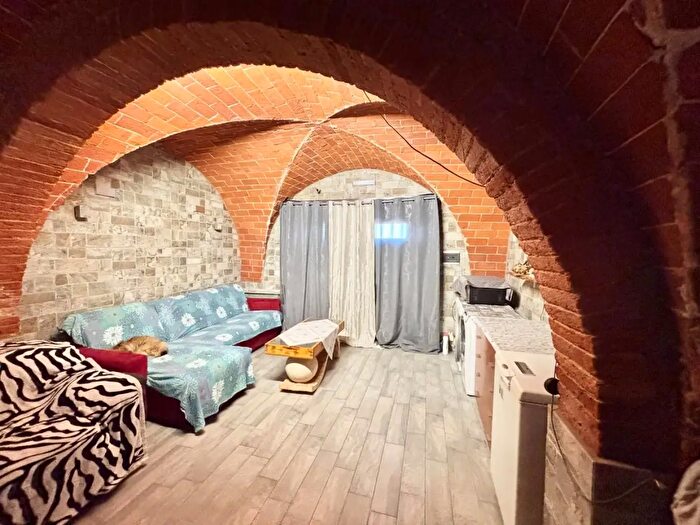 Casa con 6 locali in vendita in San Miniato