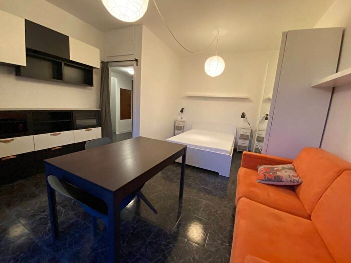 Appartamento monolocale in affitto in Via Paul Valery, Famagosta, Milano
