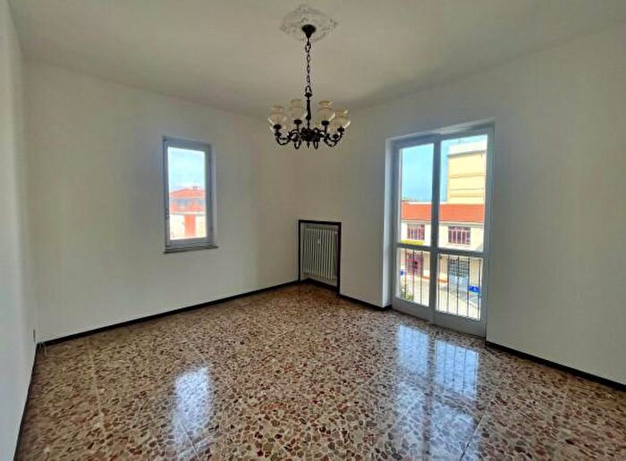 Appartamento bilocale in vendita in Via Riviera, Pavia