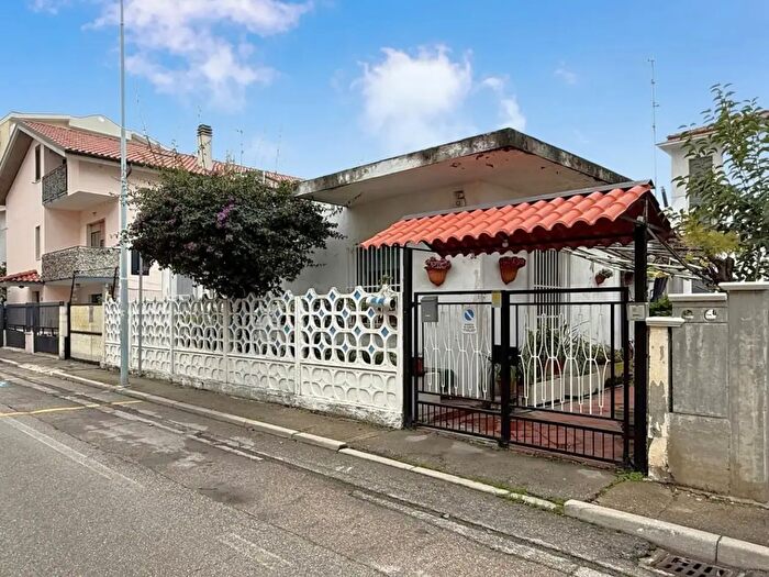 Casa con 6 locali in vendita in Via Castellano, Montesilvano