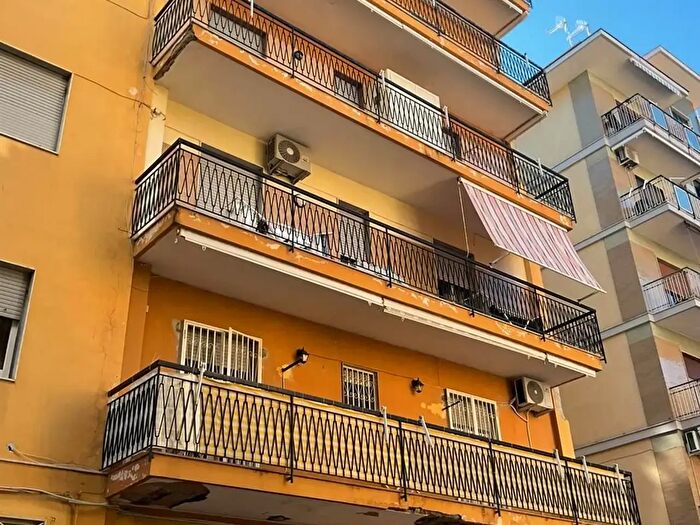 Appartamento con 6 locali in vendita in Via Agostinio Maresca, Torre Del Greco