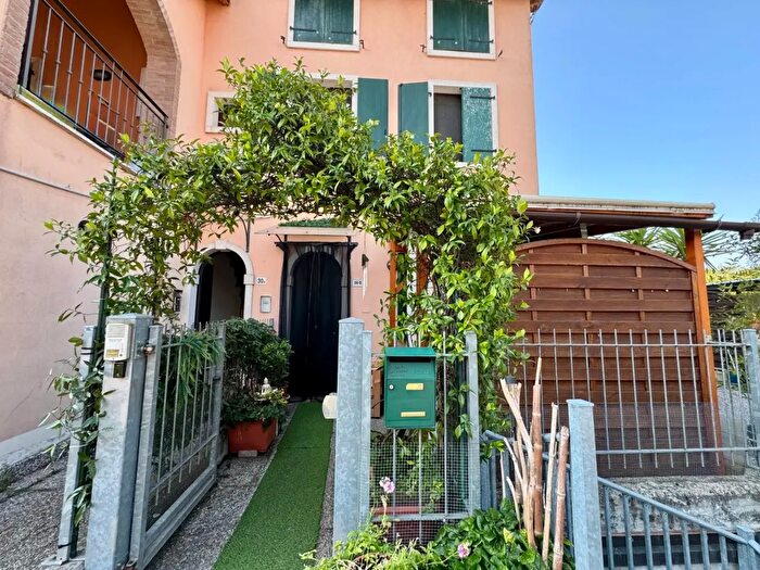 Appartamento bilocale in vendita in Località Cominelli, Valeggio Sul Mincio