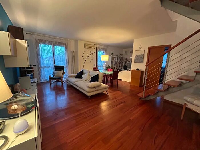 Appartamento trilocale in vendita in Via Risorgimento, Albignasego