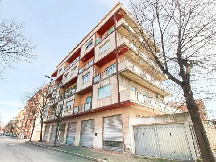 Appartamento quadrilocale in vendita in Via Tavo, Pescara