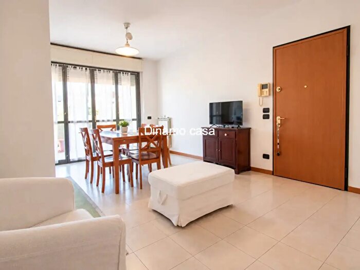 Appartamento trilocale in affitto in Via Francesco Ferrucci, Prato