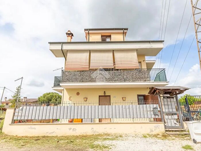 Appartamento trilocale in vendita in Via Bernini, Guidonia Montecelio