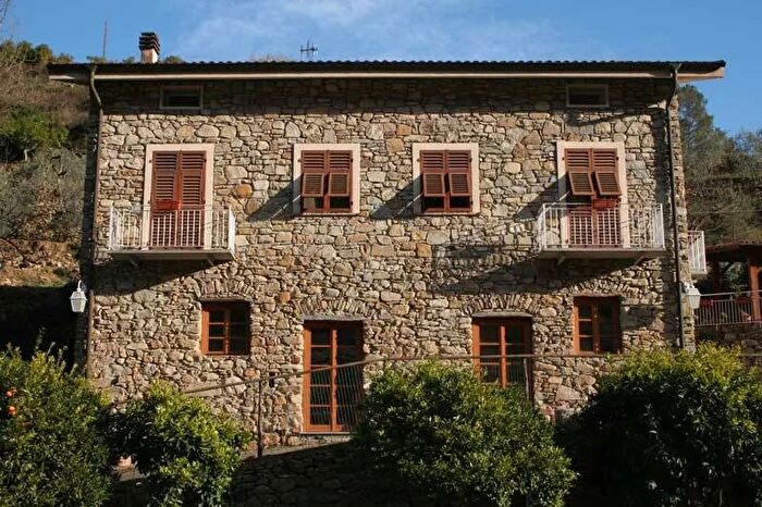 Casa con 6 locali in vendita in Via Provinciale, Crispano