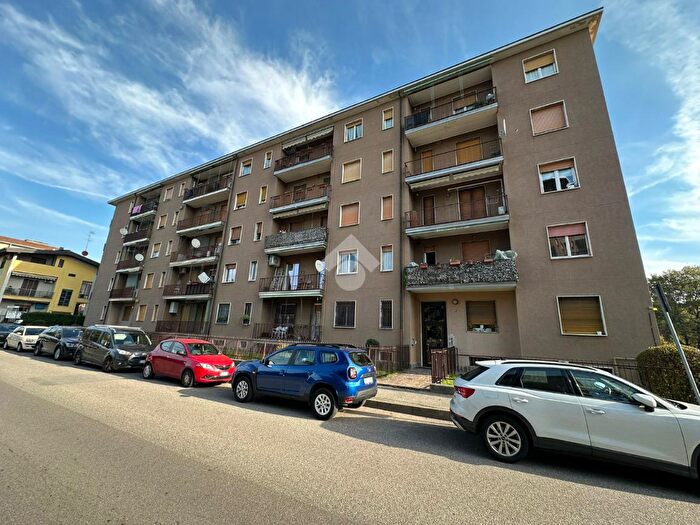 Appartamento trilocale in vendita in Via Gallarana, Monza