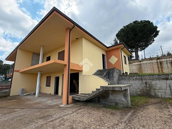 Casa quadrilocale in vendita in Contrada Pantanello, San Giorgio Albanese