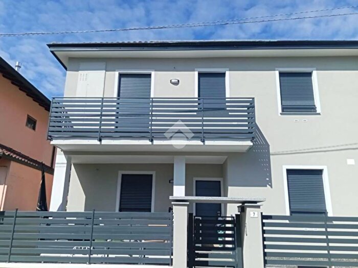 Appartamento monolocale in affitto in Via Risorgimento, Semicentro Isola, Corbetta