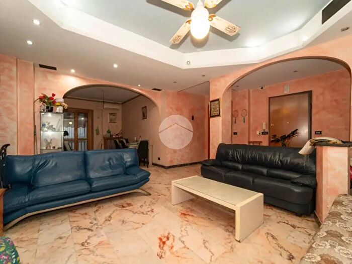 Appartamento quadrilocale in vendita in Via Palli, Torino