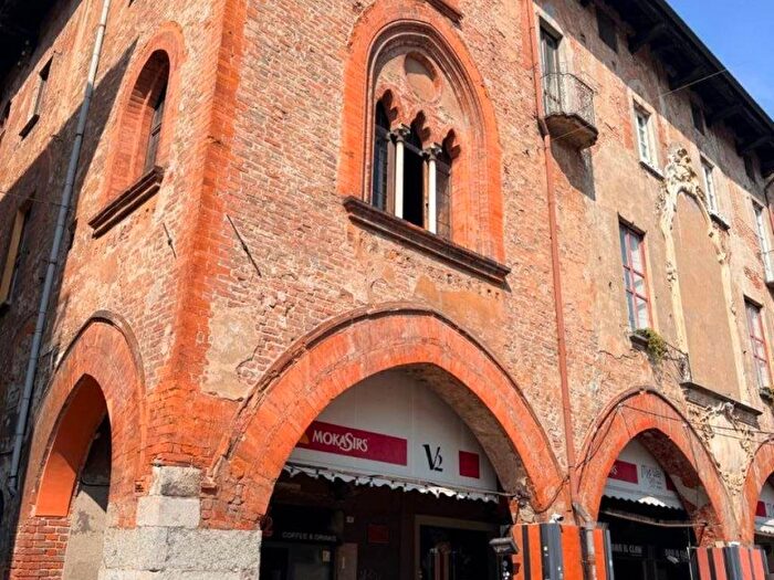 Appartamento trilocale in affitto in Via Cesare Beccaria, Centro Storico, Pavia