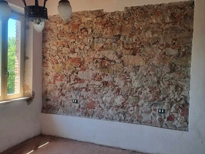 Casa trilocale in vendita in Lucca