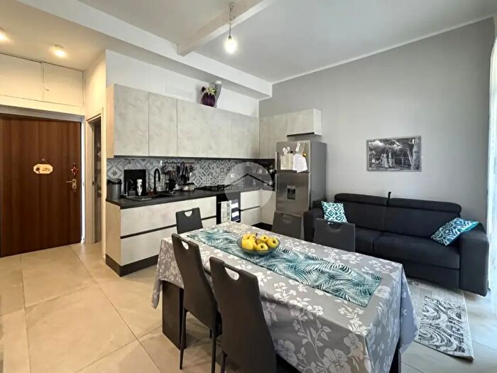 Appartamento trilocale in vendita in Via Pessina, Sedriano