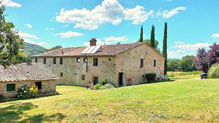 Casa con 6 locali in vendita in Umbertide