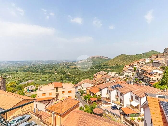 Appartamento trilocale in vendita in Via Santa Maria, Guidonia Montecelio