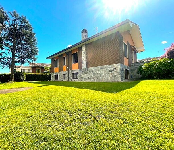 Casa quadrilocale in vendita in Trezzano Sul Naviglio