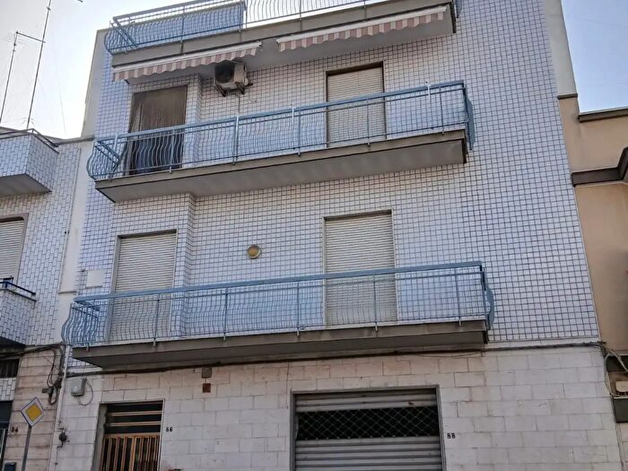 Casa con 6 locali in vendita in Viale Puglia, Andria