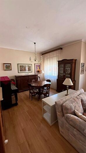 Appartamento con 5 locali in vendita in Siena