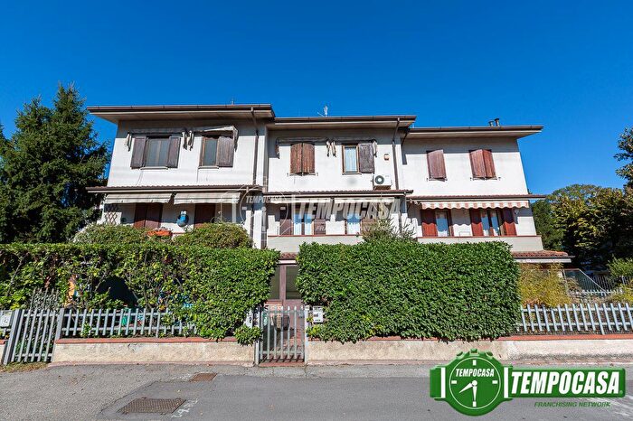 Casa quadrilocale in vendita in Via Donato Bramante, Crema